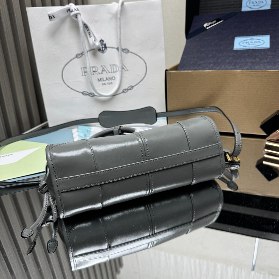 PRADA Re-Edition 1995 Mini Patent Leather 프라다 리에디션 1995 미니 페이턴트 레더 토트백 1BA486 버건디 23cm 4