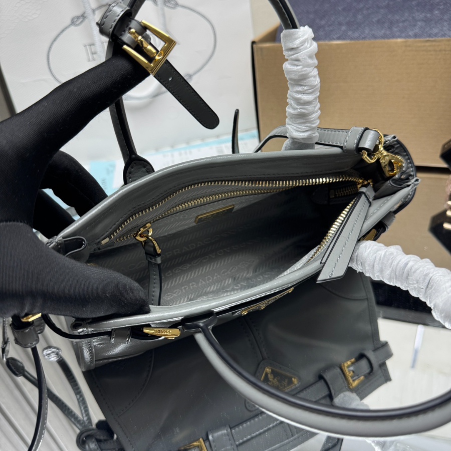 PRADA Re-Edition 1995 Mini Patent Leather 프라다 리에디션 1995 미니 페이턴트 레더 토트백 1BA486 버건디 23cm 8