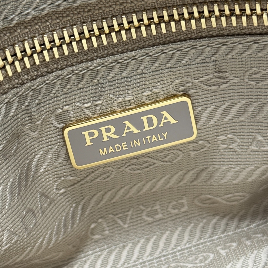 PRADA Re-Edition 1995 Mini Patent Leather 프라다 리에디션 1995 미니 페이턴트 레더 토트백 1BA486 베이지 23cm 9
