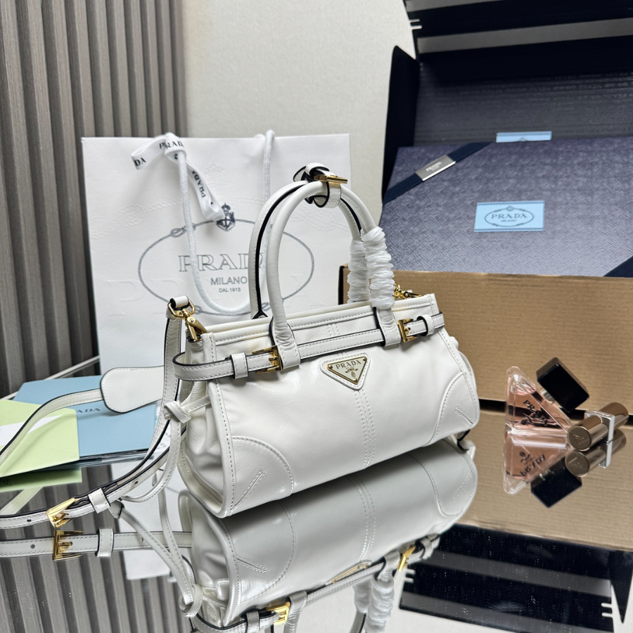 PRADA Re-Edition 1995 Mini Patent Leather 프라다 리에디션 1995 미니 페이턴트 레더 토트백 1BA486 그레이화이트 23cm 3