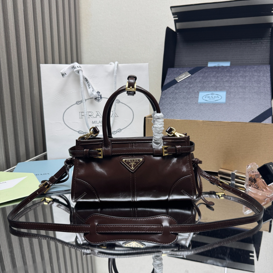 PRADA Re-Edition 1995 Mini Patent Leather 프라다 리에디션 1995 미니 페이턴트 레더 토트백 1BA486 다크브라운 23cm 1