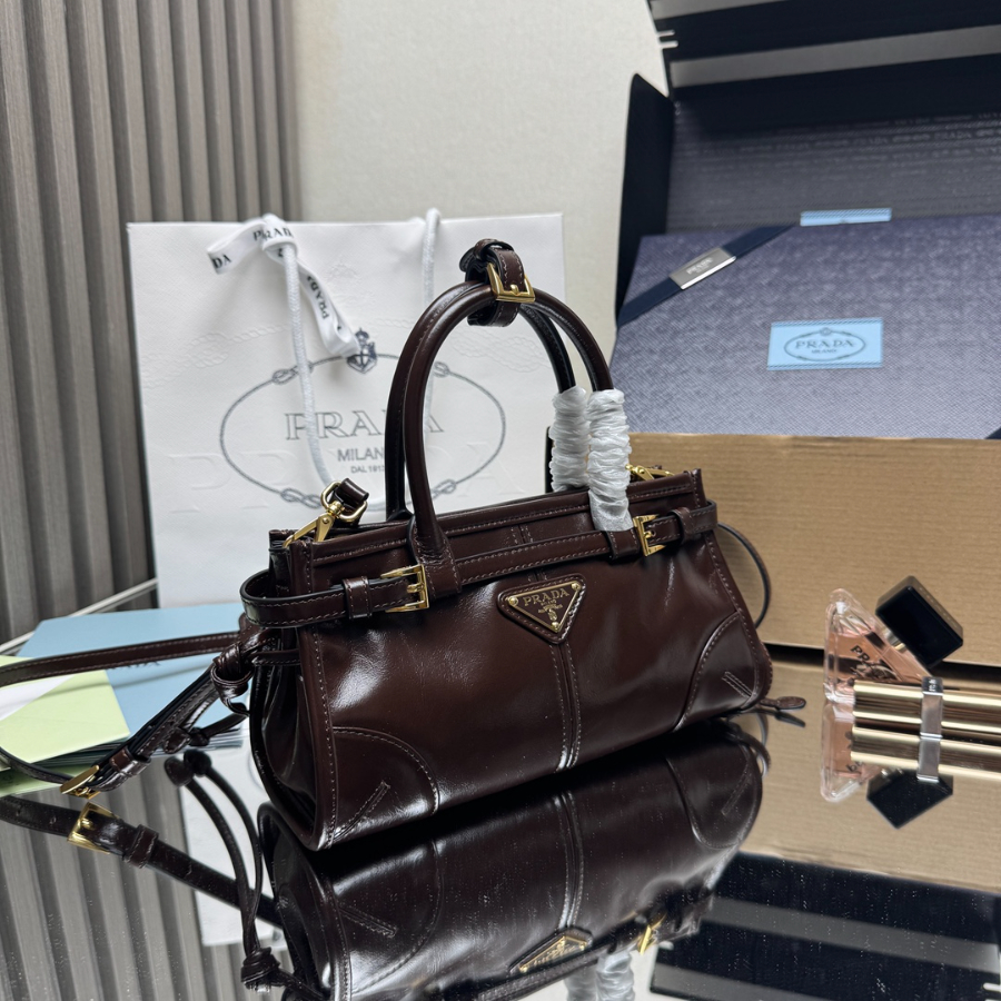 PRADA Re-Edition 1995 Mini Patent Leather 프라다 리에디션 1995 미니 페이턴트 레더 토트백 1BA486 다크브라운 23cm 3