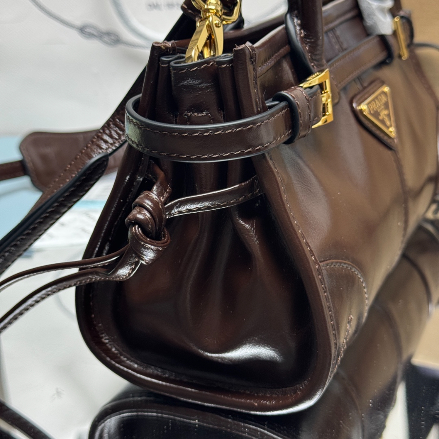 PRADA Re-Edition 1995 Mini Patent Leather 프라다 리에디션 1995 미니 페이턴트 레더 토트백 1BA486 다크브라운 23cm 7