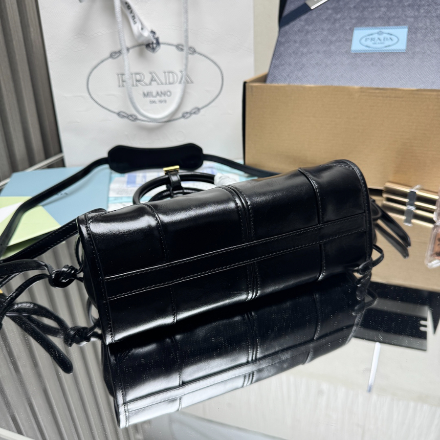 PRADA Re-Edition 1995 Mini Patent Leather 프라다 리에디션 1995 미니 페이턴트 레더 토트백 1BA486 블랙 23cm 4