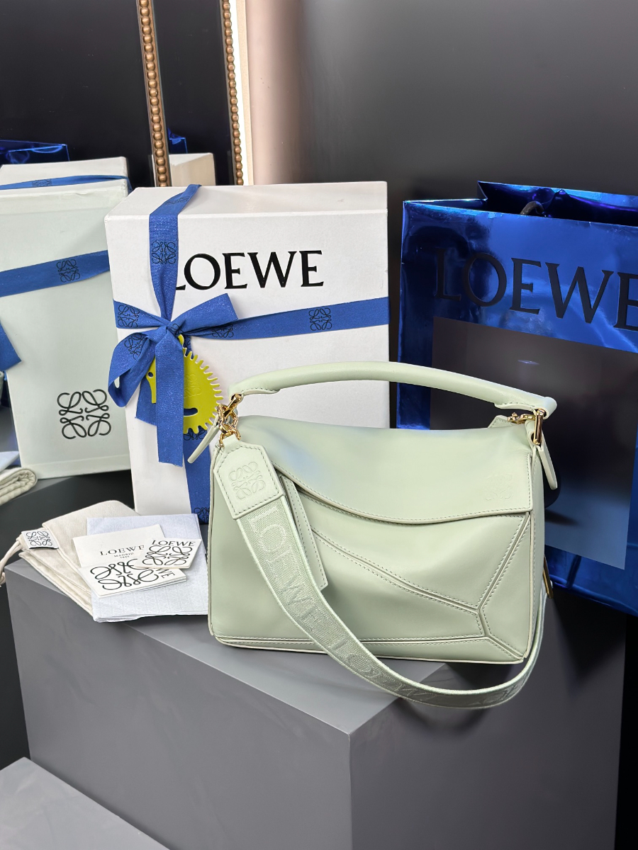 LOEWE Puzzle Small Bag 로에베 퍼즐 스몰 백 230725 민트그린 스무스 카프스킨 24cm 1