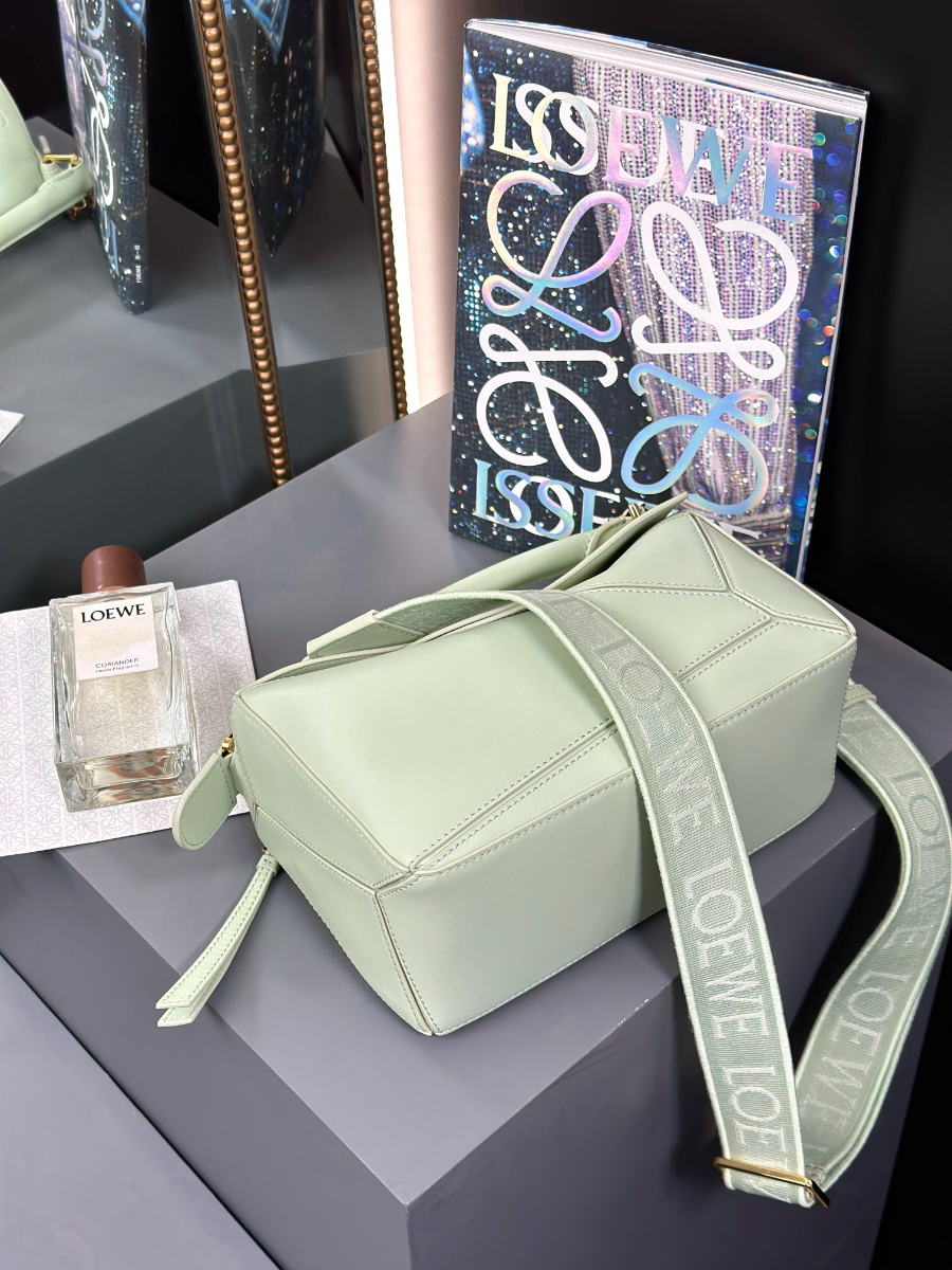 LOEWE Puzzle Small Bag 로에베 퍼즐 스몰 백 230725 민트그린 스무스 카프스킨 24cm 5