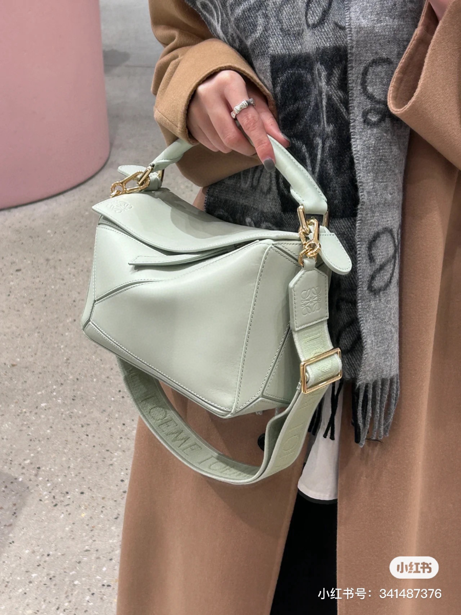 LOEWE Puzzle Small Bag 로에베 퍼즐 스몰 백 230725 민트그린 스무스 카프스킨 24cm 10