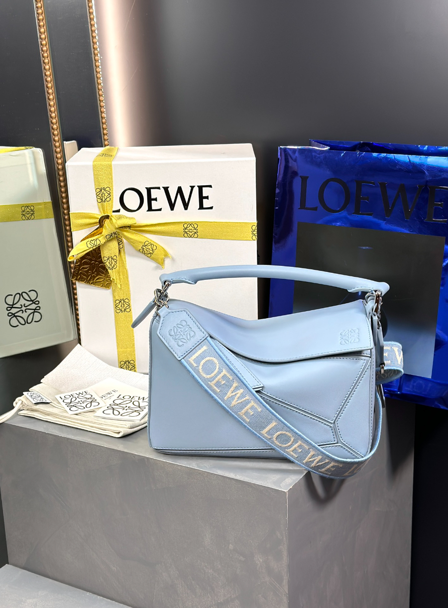 LOEWE Puzzle Small Bag 로에베 퍼즐 스몰 백 230725 스카이블루 스무스 카프스킨 24cm 10