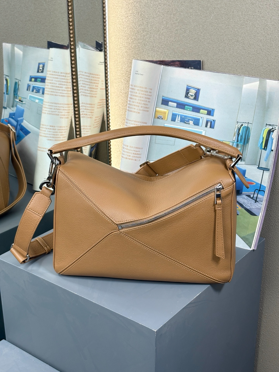 LOEWE Puzzle Large Bag 로에베 퍼즐 라지 백 250221 브라운 그레인드 카프스킨 33cm 4