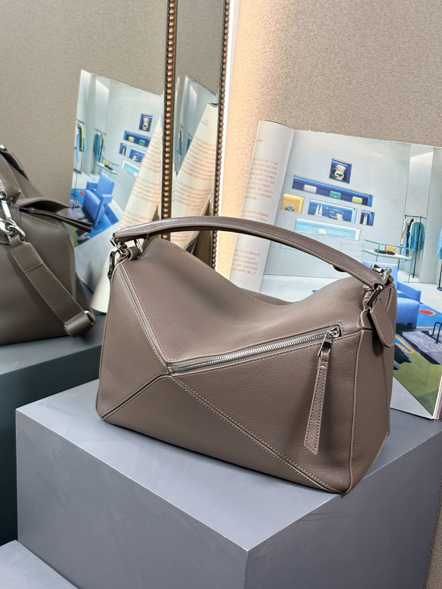 LOEWE Puzzle Large Bag 로에베 퍼즐 라지 백 250221 카키 그레인드 카프스킨 33cm 4