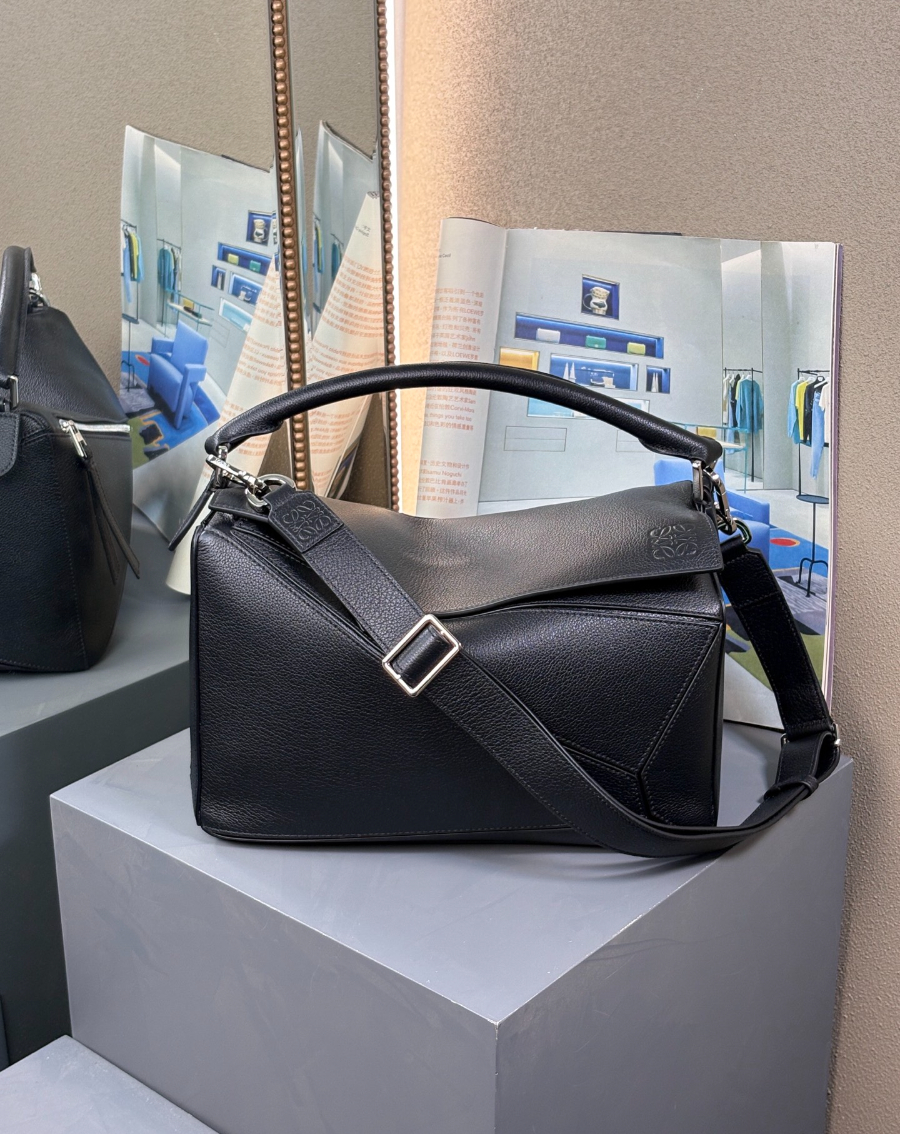 LOEWE Puzzle Large Bag 로에베 퍼즐 라지 백 250221 블랙 그레인드 카프스킨 33cm 2