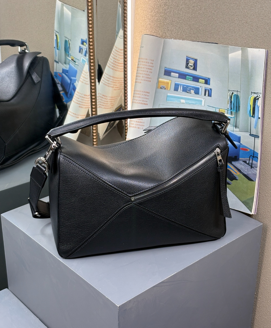 LOEWE Puzzle Large Bag 로에베 퍼즐 라지 백 250221 블랙 그레인드 카프스킨 33cm 4