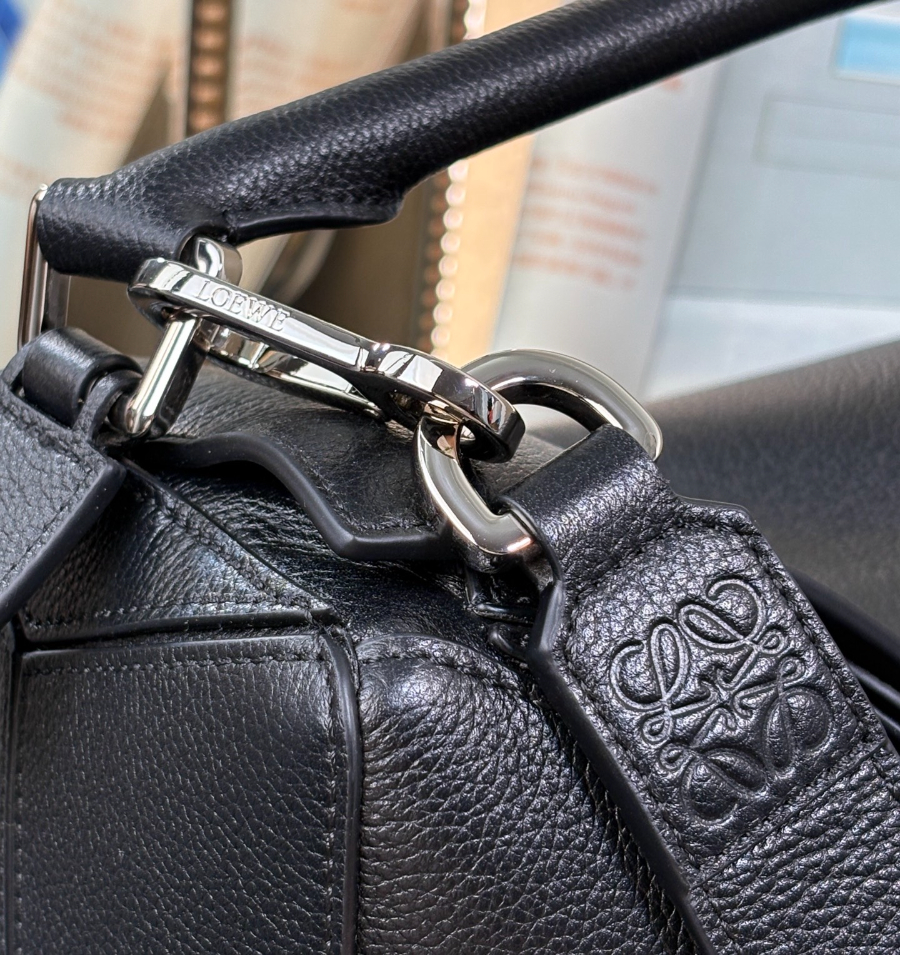 LOEWE Puzzle Large Bag 로에베 퍼즐 라지 백 250221 블랙 그레인드 카프스킨 33cm 6