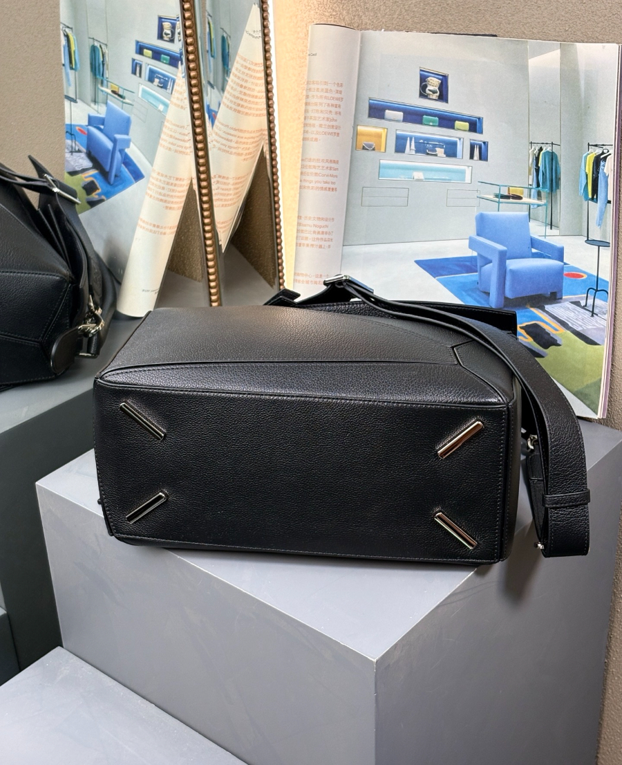 LOEWE Puzzle Large Bag 로에베 퍼즐 라지 백 250221 블랙 그레인드 카프스킨 33cm 7