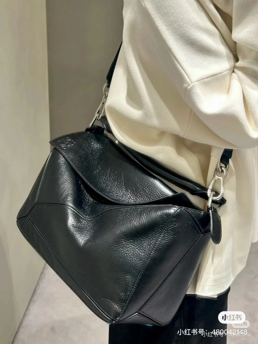 LOEWE Puzzle Large Bag 로에베 퍼즐 라지 백 250221 블랙 그레인드 카프스킨 33cm 16
