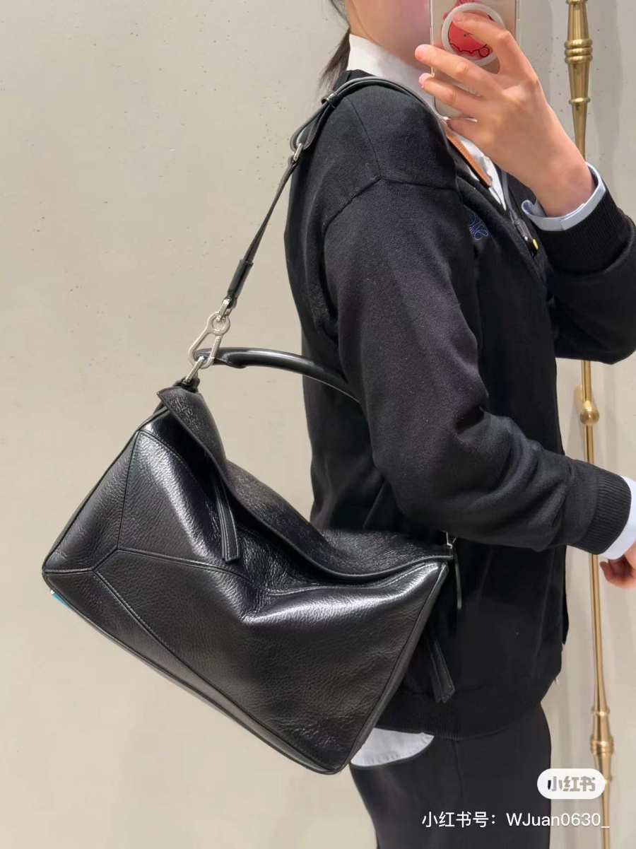 LOEWE Puzzle Large Bag 로에베 퍼즐 라지 백 250221 블랙 그레인드 카프스킨 33cm 17