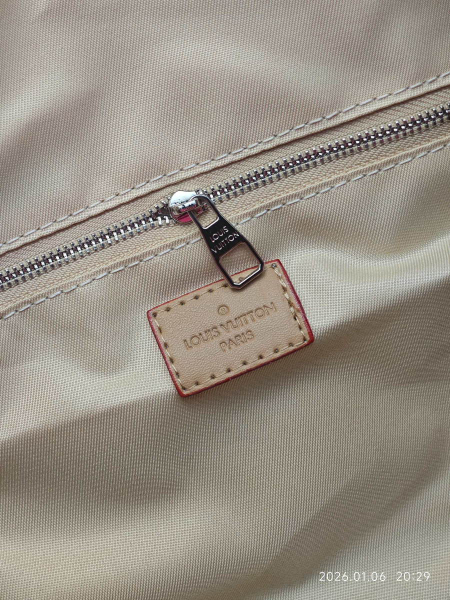 Louis Vuitton Keepall Bandoulière 50 Monogram Heritage 캔버스 트래블 백 루이비통 키폴 반둘리에 50 M26864 / M26865 / M26866 네이비 50cm 17