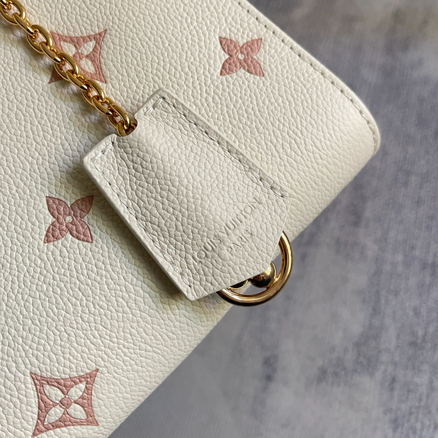 Louis Vuitton OnTheGo PM Monogram Empreinte 루이비통 온더고 PM 모노그램 앙프렝뜨 M28313 / M45653 25cm 3