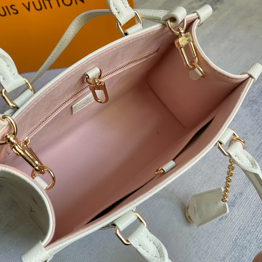 Louis Vuitton OnTheGo PM Monogram Empreinte 루이비통 온더고 PM 모노그램 앙프렝뜨 M28313 / M45653 25cm 9