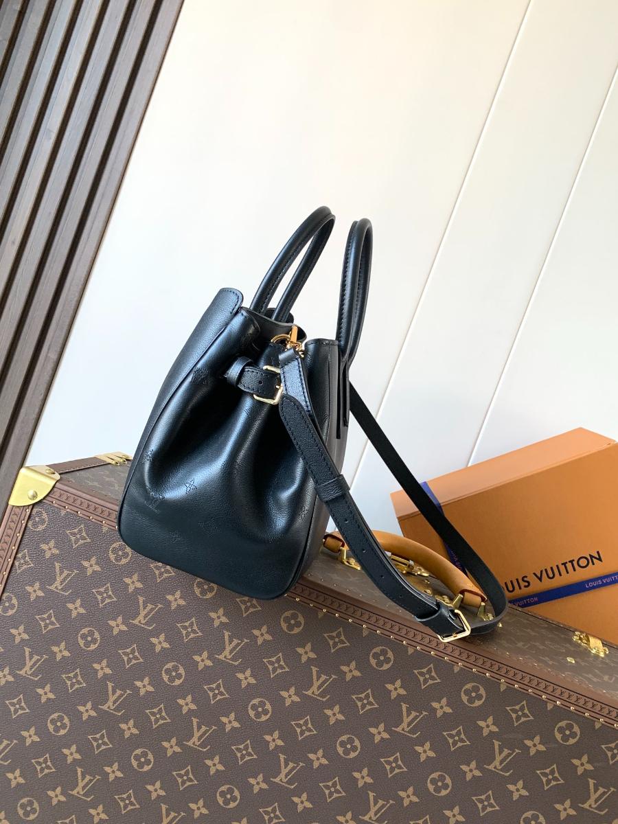 Louis Vuitton Vendôme PM Taurillon Leather 루이비통 방돔 PM 토리옹 가죽 토트백 M27040 / M26502 블랙 28.5cm 3