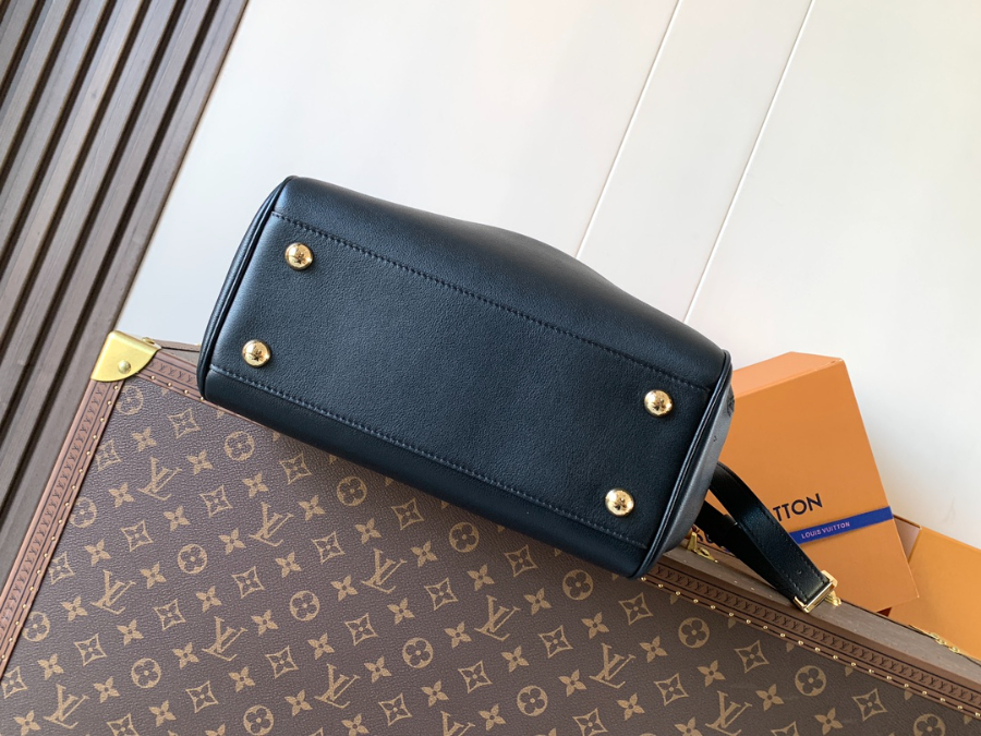 Louis Vuitton Vendôme PM Taurillon Leather 루이비통 방돔 PM 토리옹 가죽 토트백 M27040 / M26502 블랙 28.5cm 5