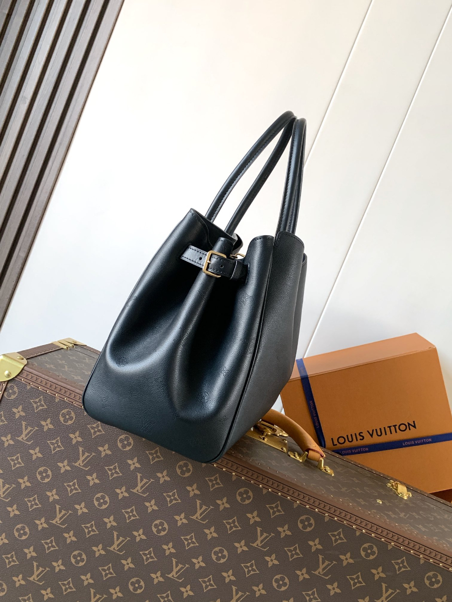 Louis Vuitton Vendôme MM Taurillon Leather 루이비통 방돔 MM 토리옹 가죽 토트백 M26501 / M26338 블랙 35.5cm 3