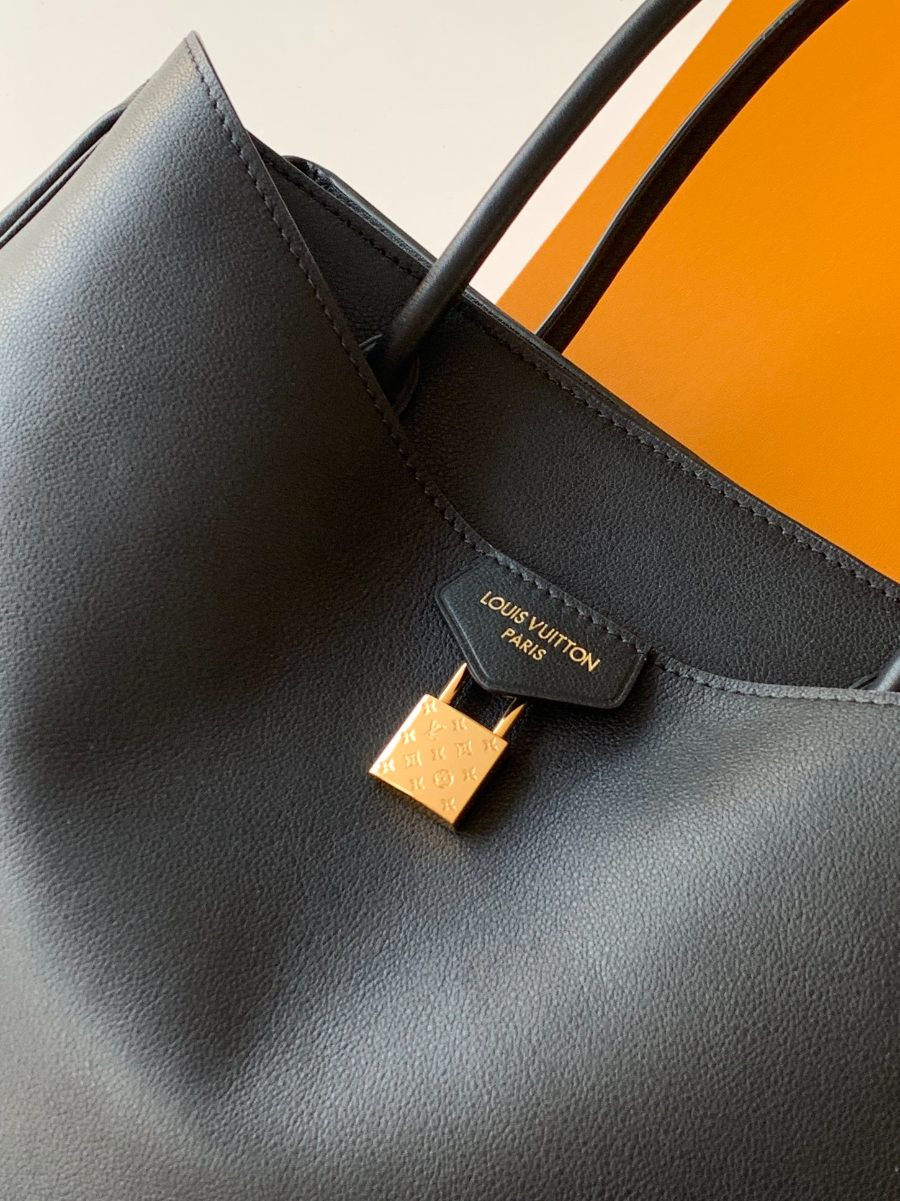 Louis Vuitton Vendôme MM Taurillon Leather 루이비통 방돔 MM 토리옹 가죽 토트백 M26501 / M26338 블랙 35.5cm 6