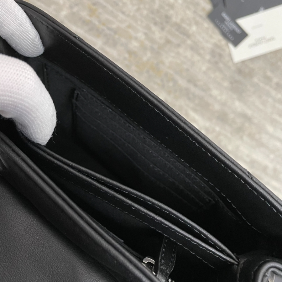 Saint Laurent Lou Lou Toy Quilted Leather Bag 생로랑 루루 토이 퀼티드 레더 숄더백 467072 20cm 10