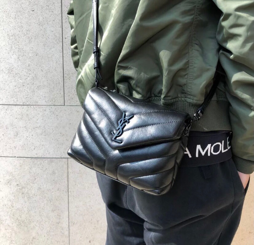 Saint Laurent Lou Lou Toy Quilted Leather Bag 생로랑 루루 토이 퀼티드 레더 숄더백 467072 20cm 12