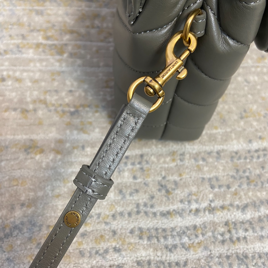 Saint Laurent Lou Lou Toy Quilted Leather Bag 생로랑 루루 토이 퀼티드 레더 숄더백 467072 20cm 그레이 4