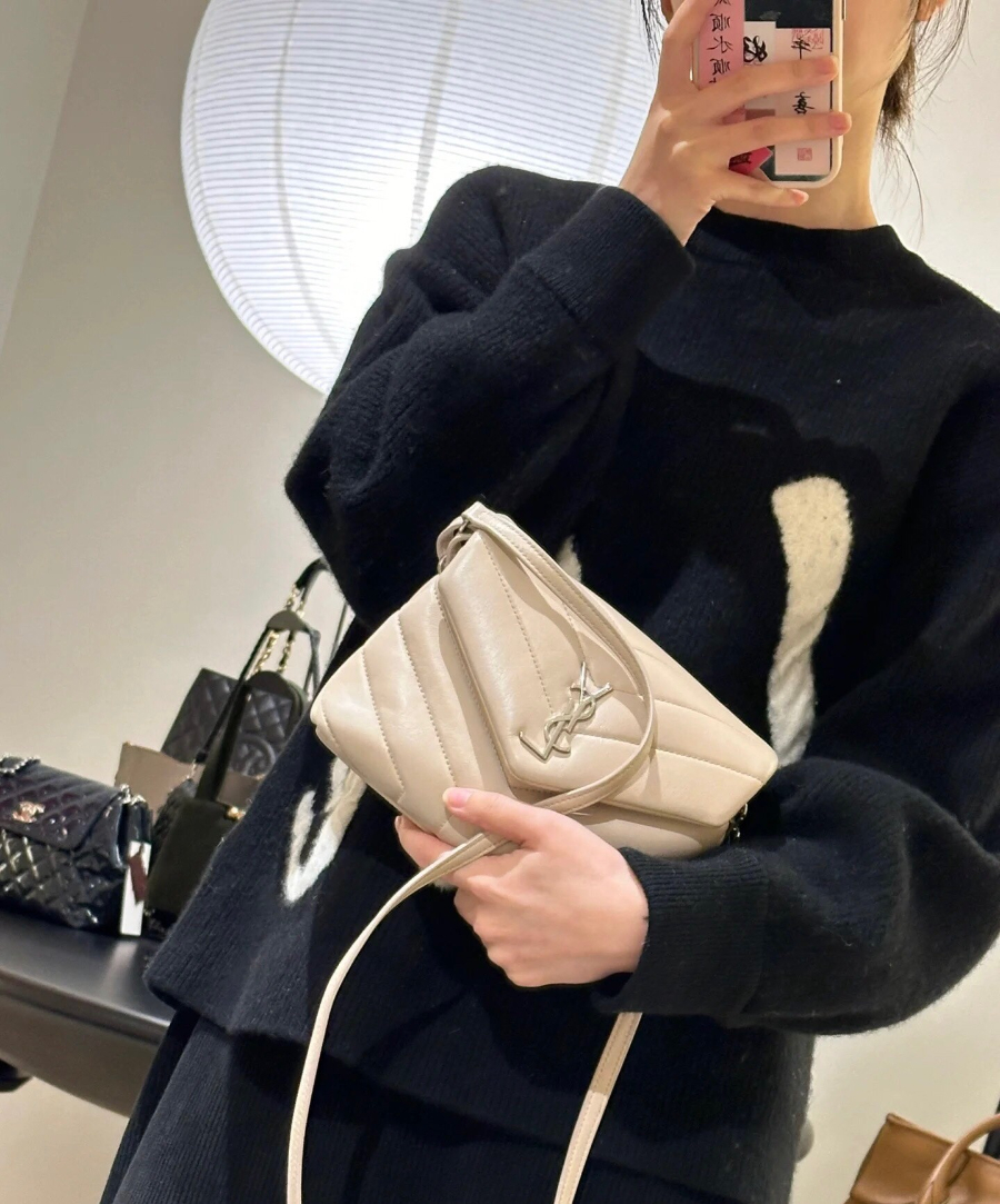 Saint Laurent Lou Lou Toy Quilted Leather Bag 생로랑 루루 토이 퀼티드 레더 숄더백 467072 20cm 핑크 2