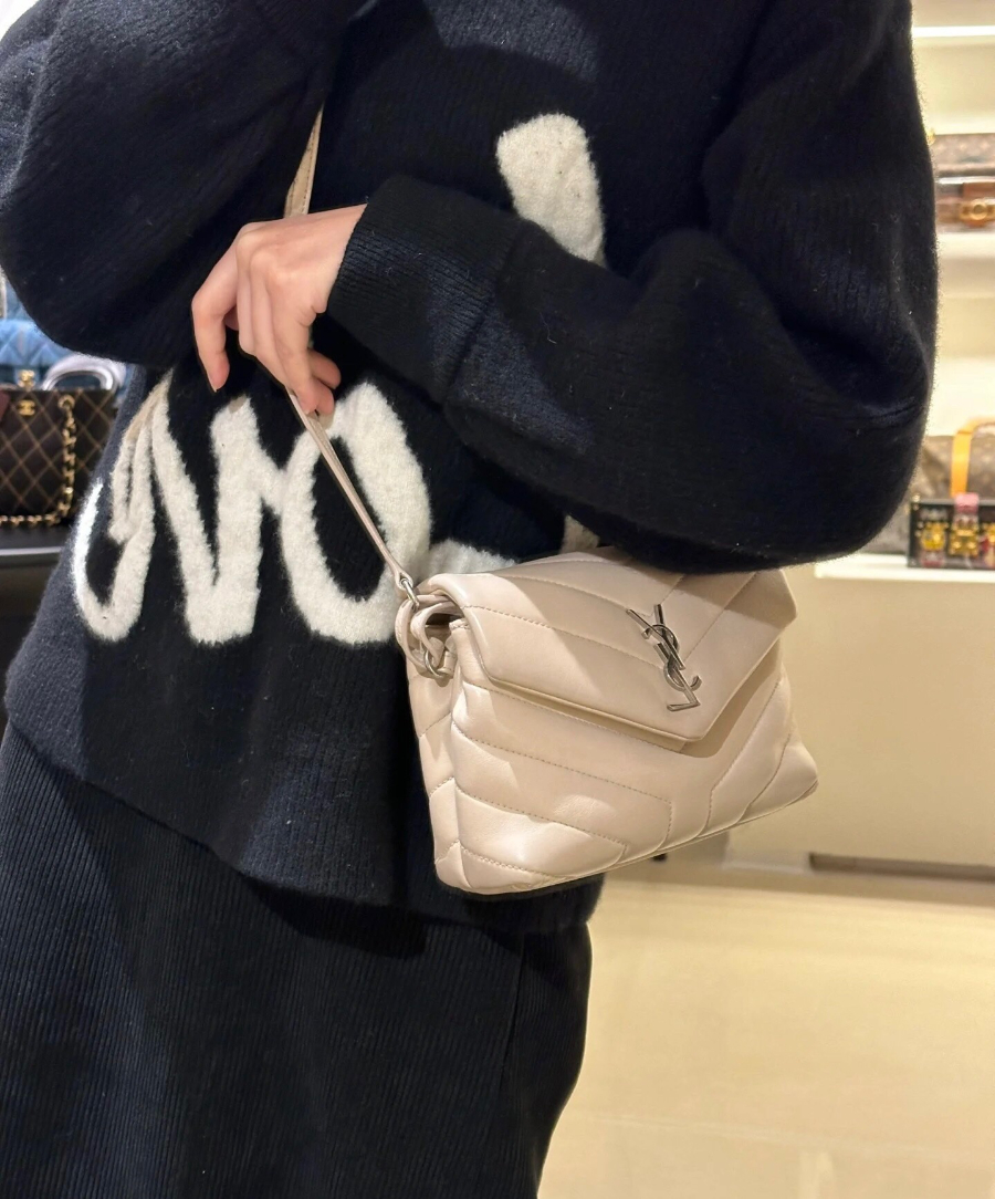 Saint Laurent Lou Lou Toy Quilted Leather Bag 생로랑 루루 토이 퀼티드 레더 숄더백 467072 20cm 핑크 3