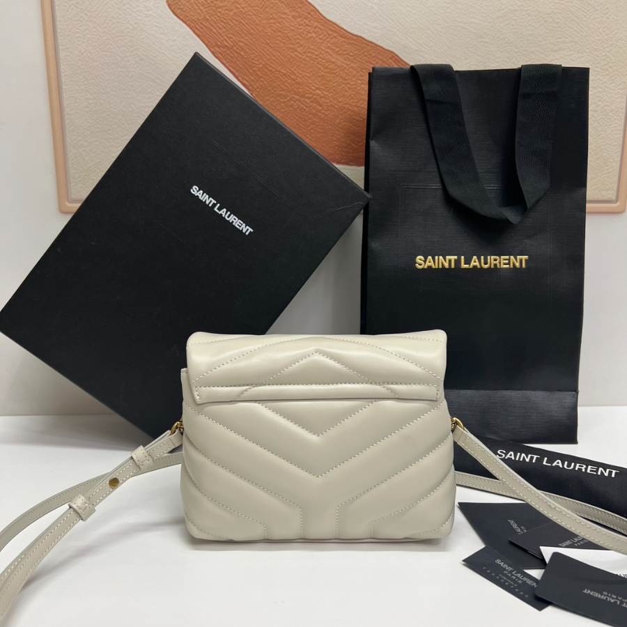 Saint Laurent Lou Lou Toy Quilted Leather Bag 생로랑 루루 토이 퀼티드 레더 숄더백 467072 20cm 아이보리 2