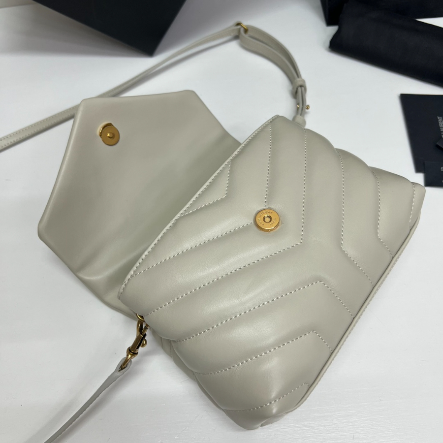 Saint Laurent Lou Lou Toy Quilted Leather Bag 생로랑 루루 토이 퀼티드 레더 숄더백 467072 20cm 아이보리 6