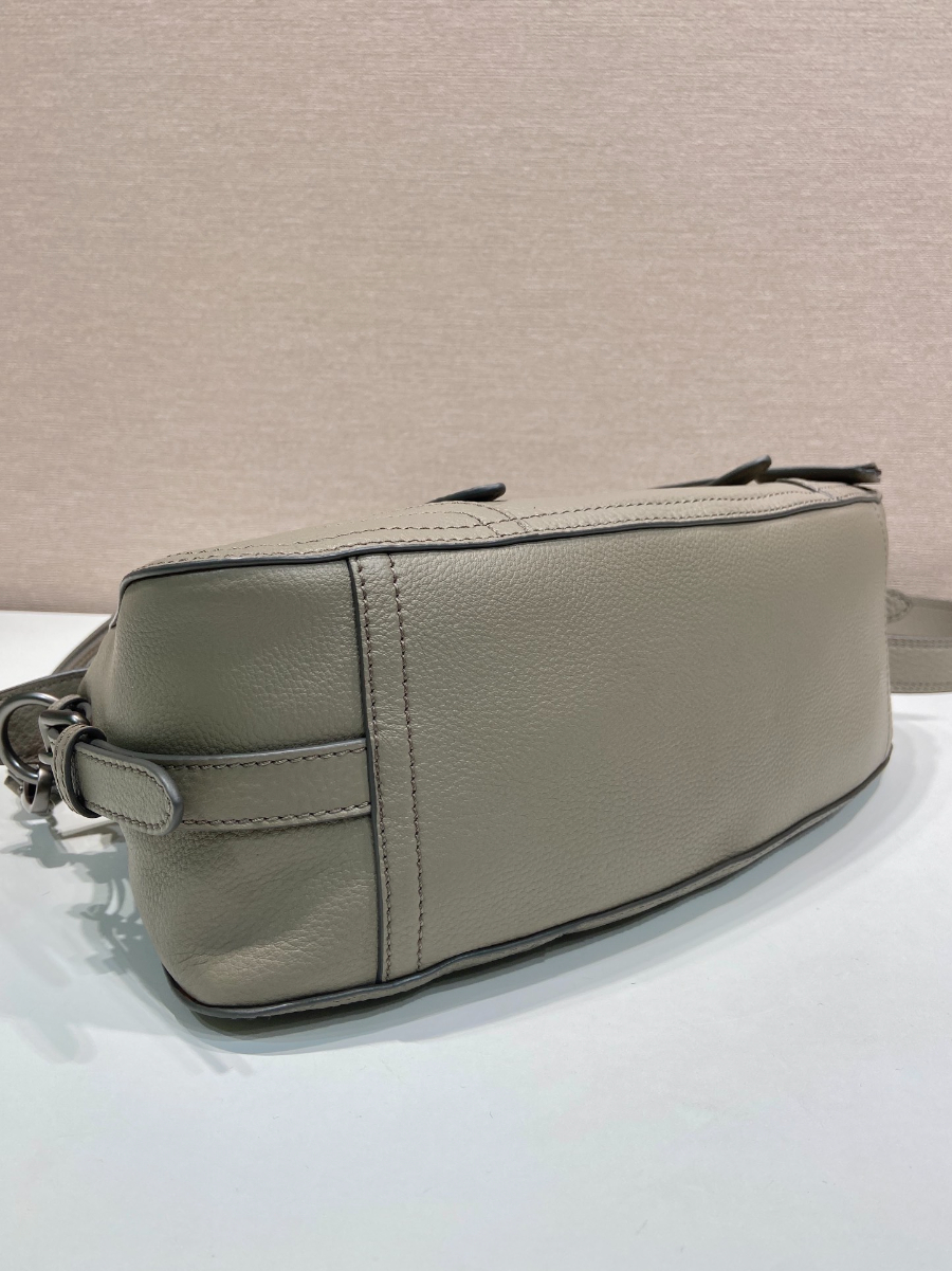 Prada Leather Top-Handle Shoulder Bag 프라다 가죽 탑핸들 내추럴 그레인카프스킨 숄더백 1BG604 스모그그레이 35cm 9
