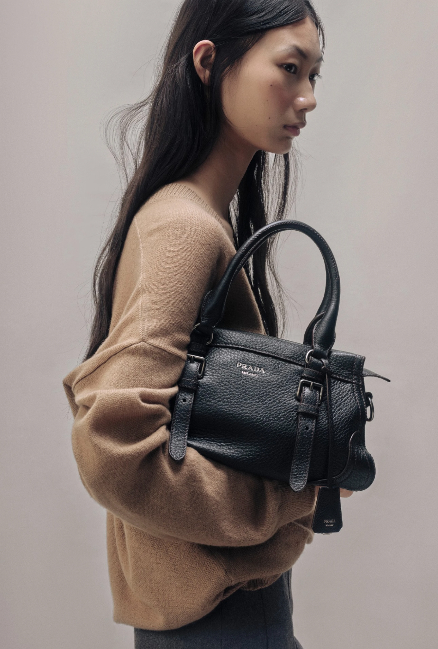 Prada Leather Top-Handle Shoulder Bag 프라다 가죽 탑핸들 내추럴 그레인카프스킨 숄더백 1BG604 블랙 35cm 5