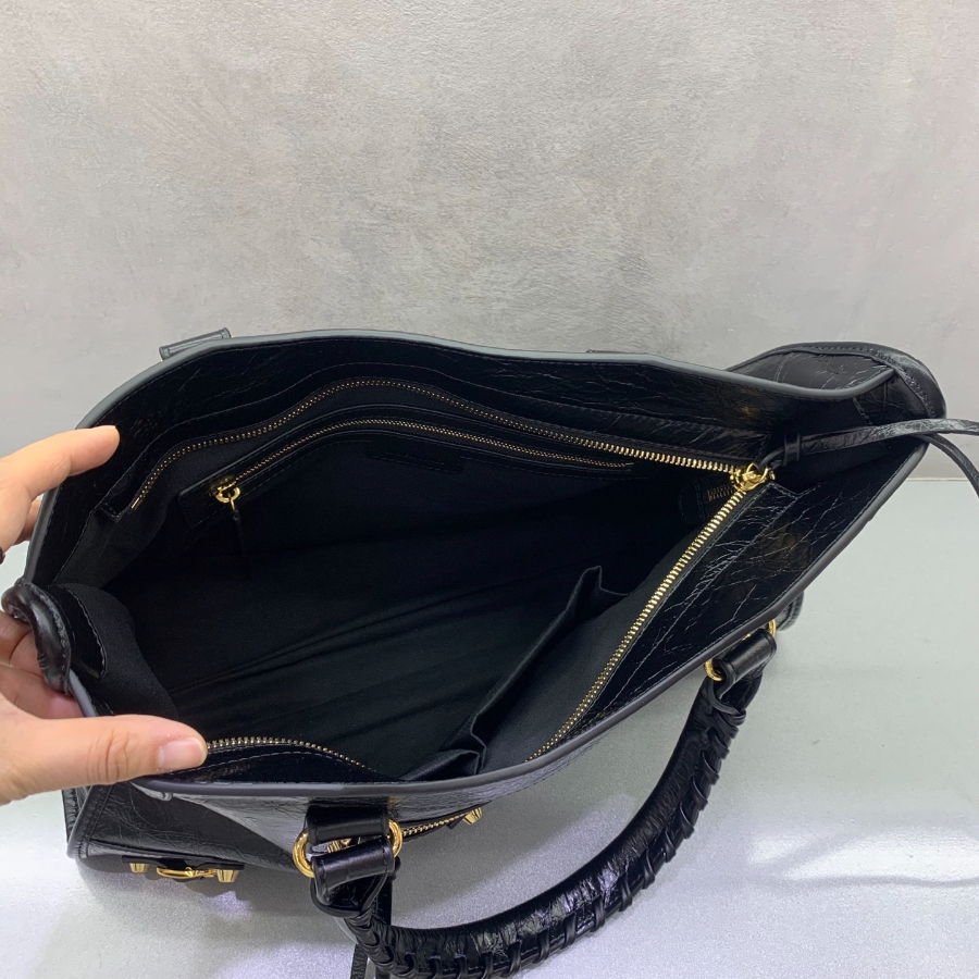 Balenciaga Le City Large Tote 발렌시아가 르 시티백 라지 토트백 블랙 골드 하드웨어 (모델 코드: 1157481180) 38cm 6