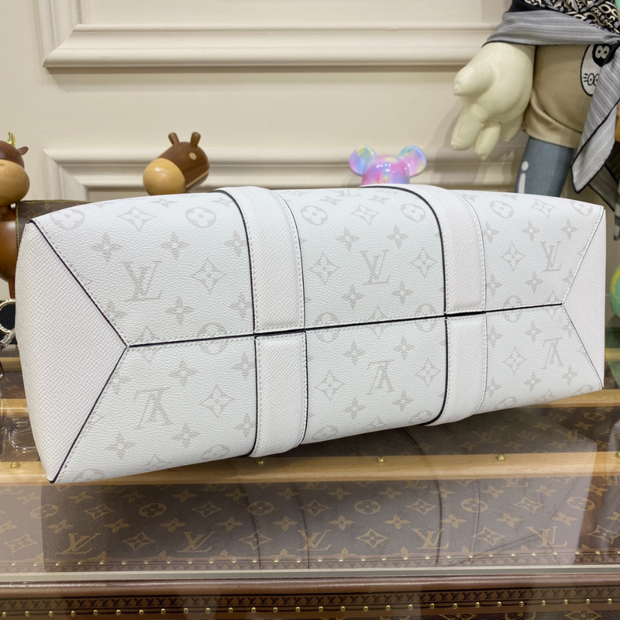 Louis Vuitton Weekend Tote NM 루이비통 위켄드 토트 NM Monogram Taiga 캔버스 토트백 43cm (M30919 / M31010) 4