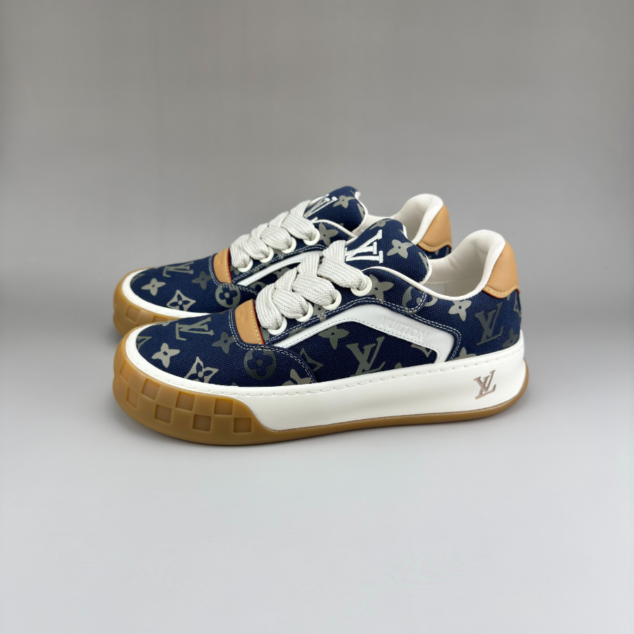 Louis Vuitton 루이비통 3D 모노그램 패턴 레더 로우탑 스니커즈 (Iv Tilted 스타일) 네이비 3