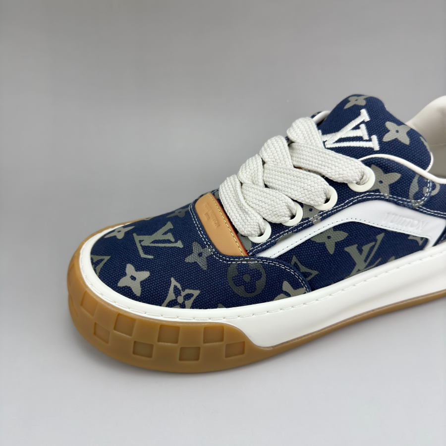 Louis Vuitton 루이비통 3D 모노그램 패턴 레더 로우탑 스니커즈 (Iv Tilted 스타일) 네이비 6