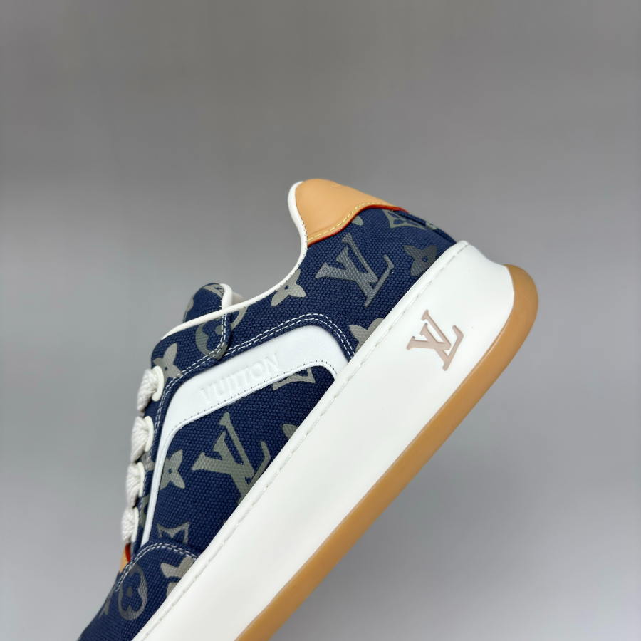Louis Vuitton 루이비통 3D 모노그램 패턴 레더 로우탑 스니커즈 (Iv Tilted 스타일) 네이비 7