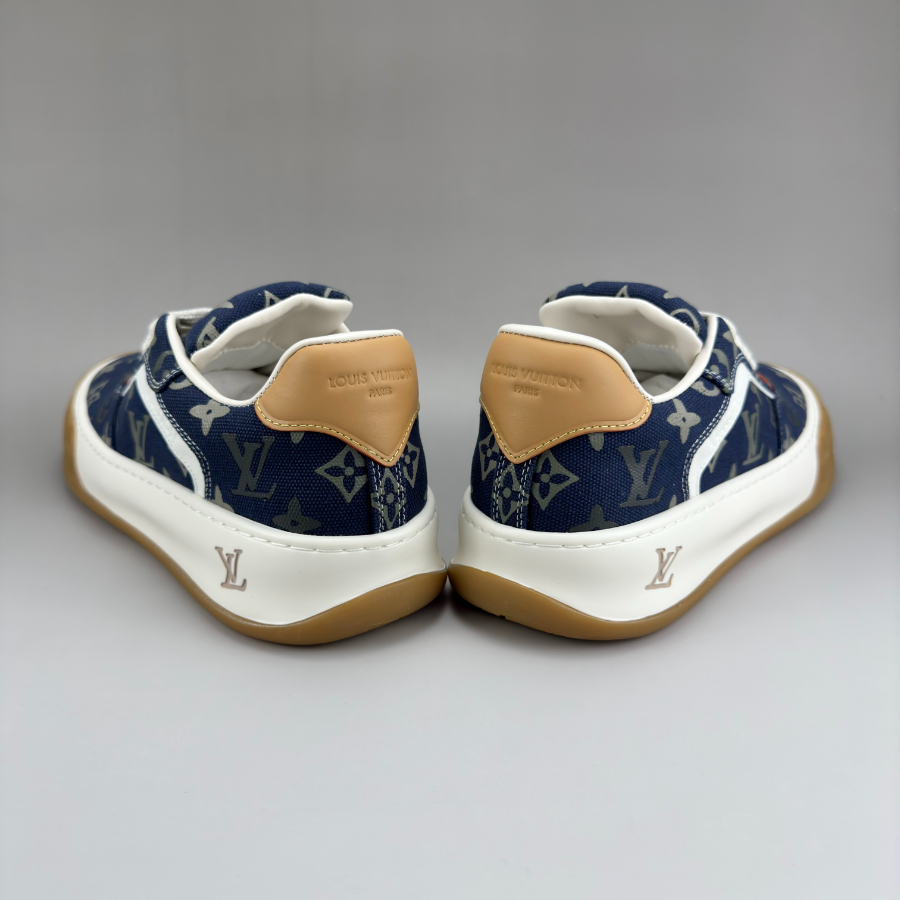 Louis Vuitton 루이비통 3D 모노그램 패턴 레더 로우탑 스니커즈 (Iv Tilted 스타일) 네이비 9