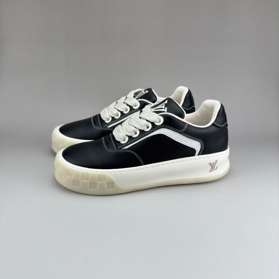 Louis Vuitton 루이비통 3D 모노그램 패턴 레더 로우탑 스니커즈 (Iv Tilted 스타일) 블랙 3