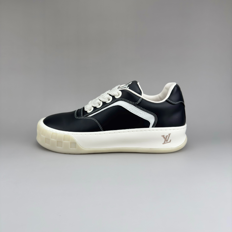 Louis Vuitton 루이비통 3D 모노그램 패턴 레더 로우탑 스니커즈 (Iv Tilted 스타일) 블랙 5