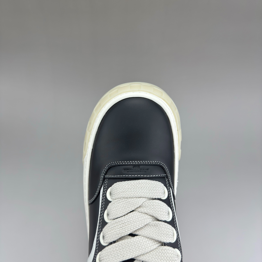 Louis Vuitton 루이비통 3D 모노그램 패턴 레더 로우탑 스니커즈 (Iv Tilted 스타일) 블랙 8