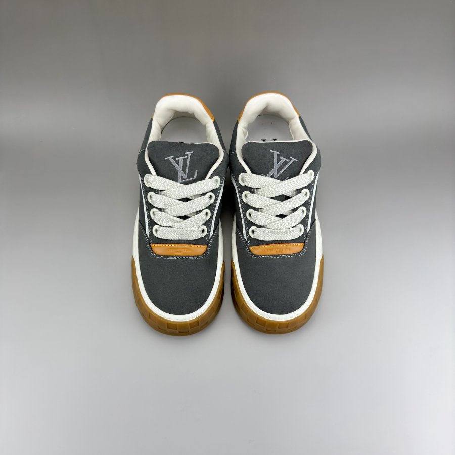 Louis Vuitton 루이비통 3D 모노그램 패턴 레더 로우탑 스니커즈 (Iv Tilted 스타일) 그레이 1