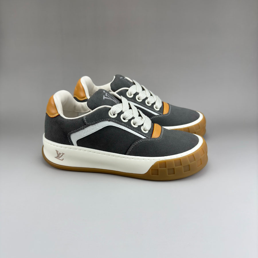 Louis Vuitton 루이비통 3D 모노그램 패턴 레더 로우탑 스니커즈 (Iv Tilted 스타일) 그레이 2
