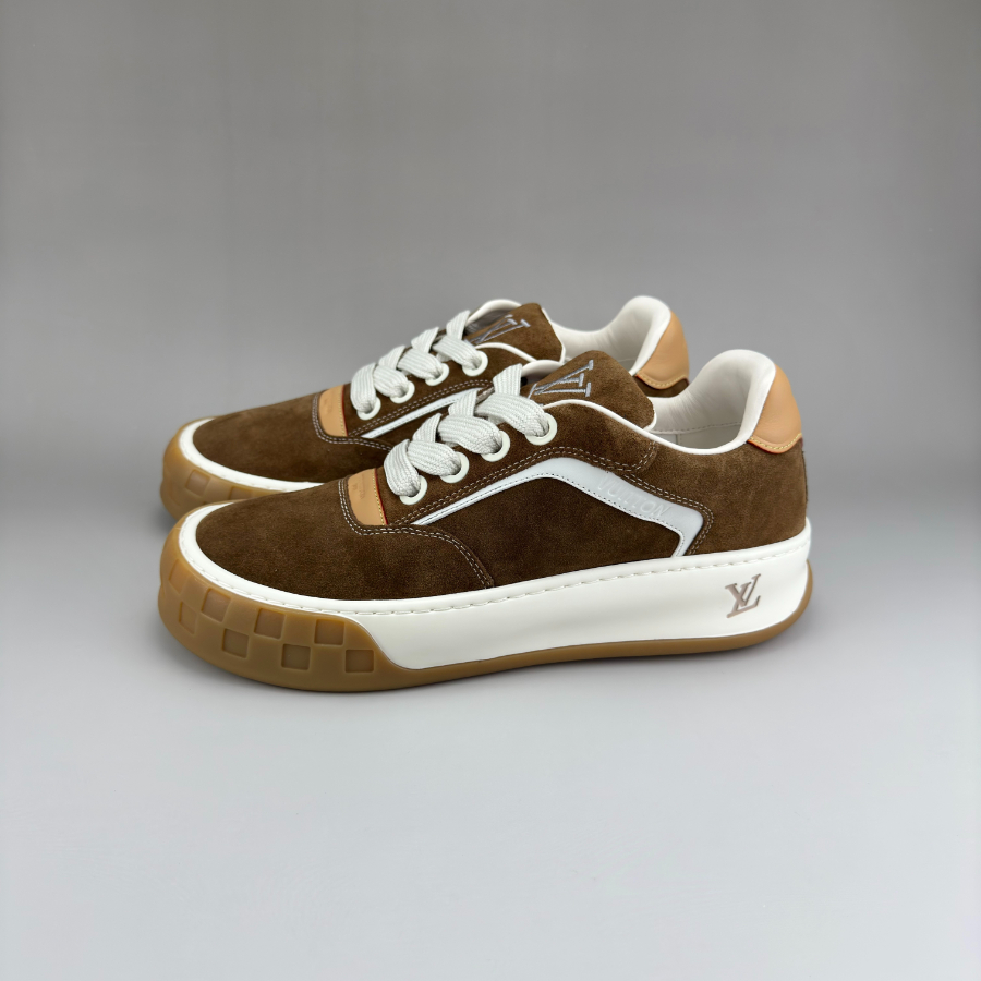 Louis Vuitton 루이비통 3D 모노그램 패턴 레더 로우탑 스니커즈 (Iv Tilted 스타일) 브라운 2