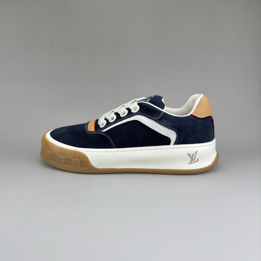 Louis Vuitton 루이비통 3D 모노그램 패턴 레더 로우탑 스니커즈 (Iv Tilted 스타일) 네이비 5