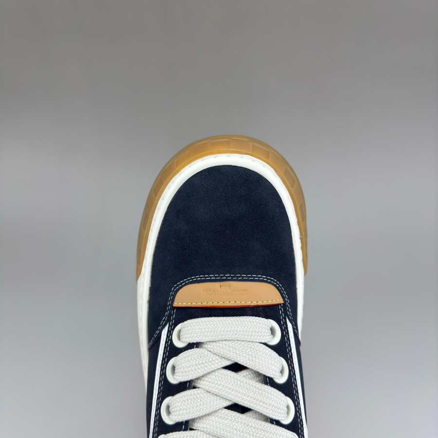 Louis Vuitton 루이비통 3D 모노그램 패턴 레더 로우탑 스니커즈 (Iv Tilted 스타일) 네이비 8